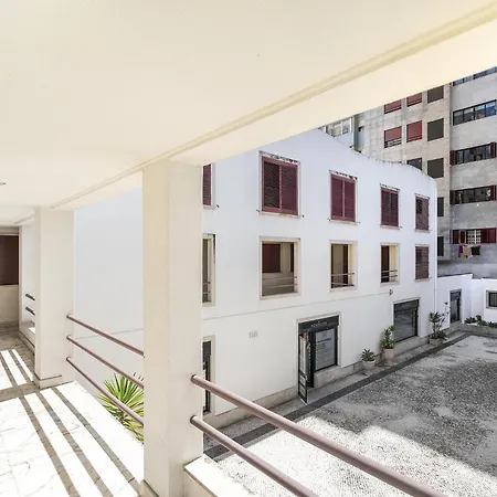 Appartamento Whome Campo De Ourique 1br Duplex With Ac