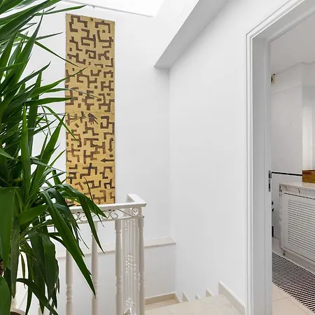 Apartment Whome Campo De Ourique 1br Duplex With Ac Lissabon